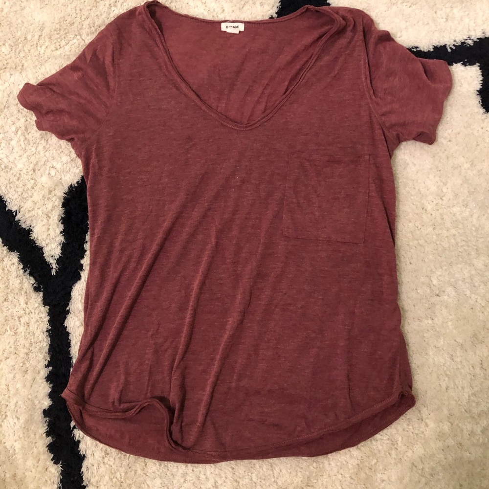 maroon T-shirt